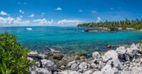 Une île tropicale paradisiaque dissimule une histoire sombre qui interdit toute visite