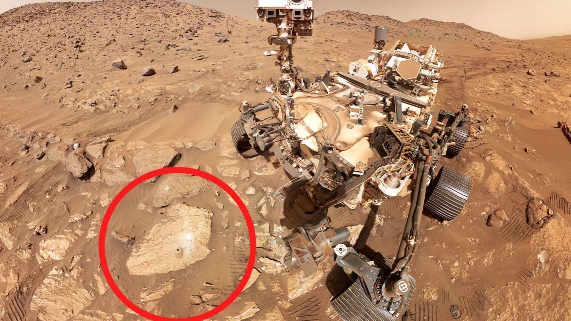 Le rover de la NASA découvre une roche en forme de flèche qui pourrait révéler les premiers signes de vie sur Mars !