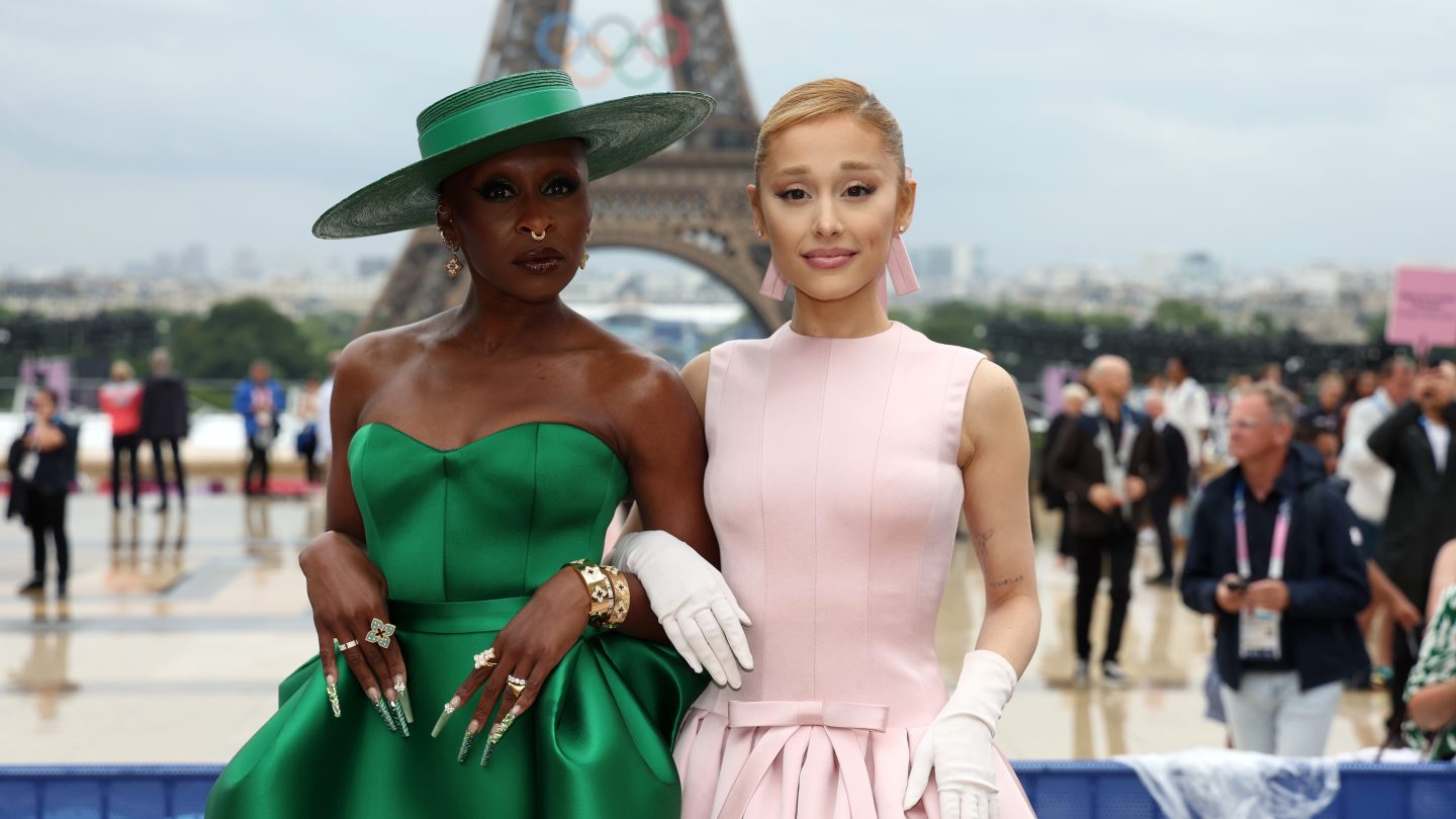 Ariana Grande et Cynthia Erivo incarnent des personnages de « Wicked » lors de la cérémonie d’ouverture des Jeux Olympiques !