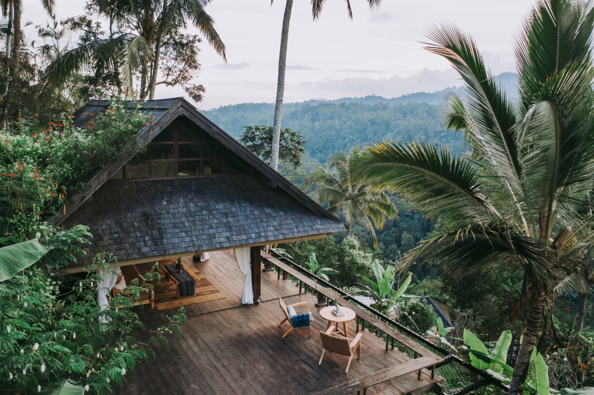 Les Meilleurs Hôtels à Bali : Des Retraites Bien-Être Durables aux Propriétés Éblouissantes en Bord de Falaises !