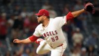 Les Angels échangent leur closer Carlos Estevez aux Phillies : un coup de théâtre !