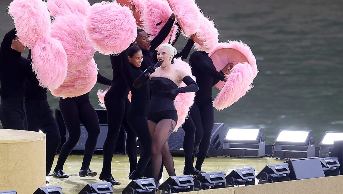 Lady Gaga parle-t-elle français ? Plongée dans sa performance aux Jeux Olympiques de Paris !