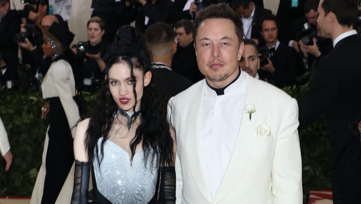 Grimes, l’ancienne compagne d’Elon Musk, fière de l’identité de genre de leur fille !