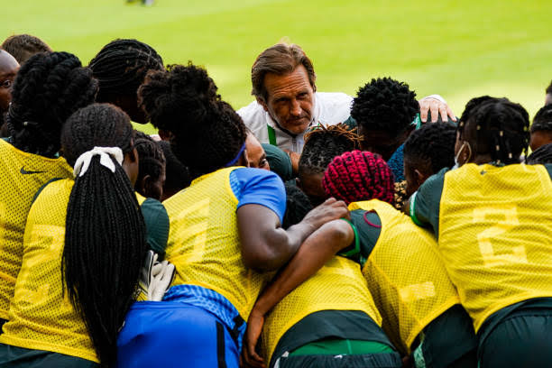 Le coach Waldrum révèle les deux stars des Super Falcons qui auraient pu faire la différence contre l’Espagne !