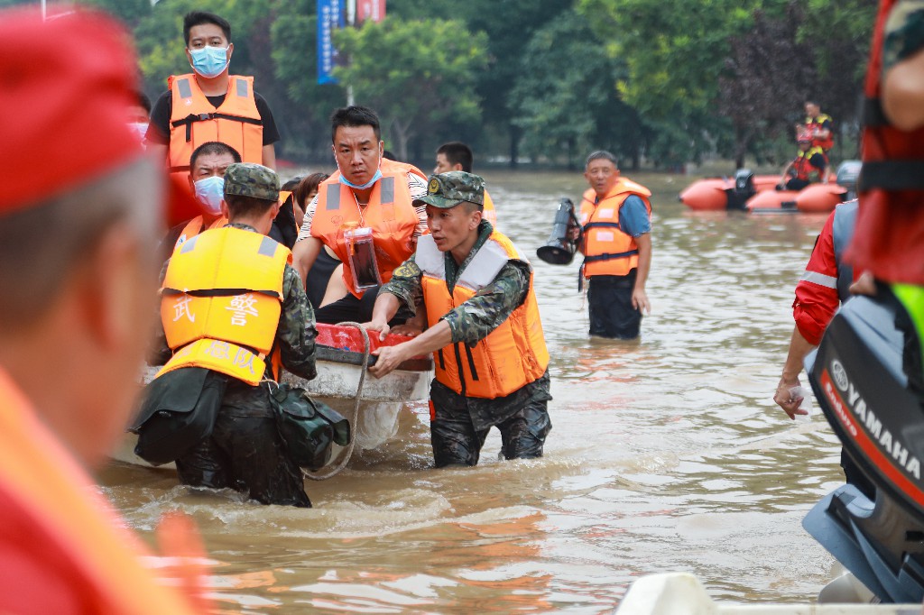 Des pluies torrentielles dévastent la Chine : un désastre en cours