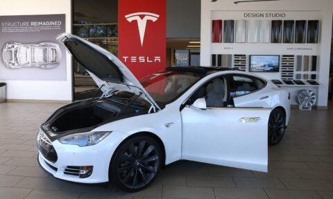 Tesla rappelle 1,85 million de véhicules en raison d’un problème de verrouillage du capot !