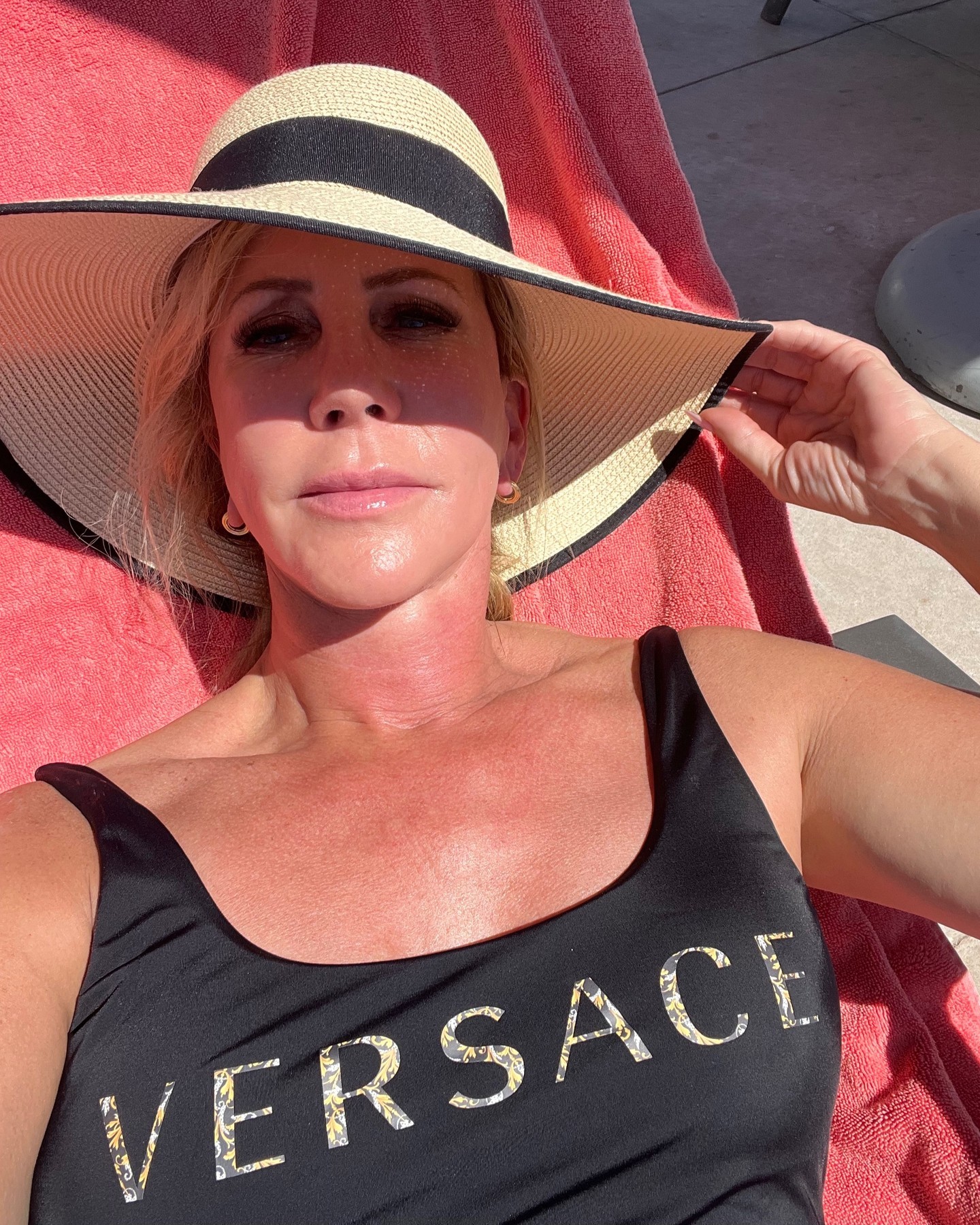 Vicki Gunvalson, star de ‘RHOC’, poursuivie par une femme de 74 ans pour abus financier et fraude envers les personnes âgées !