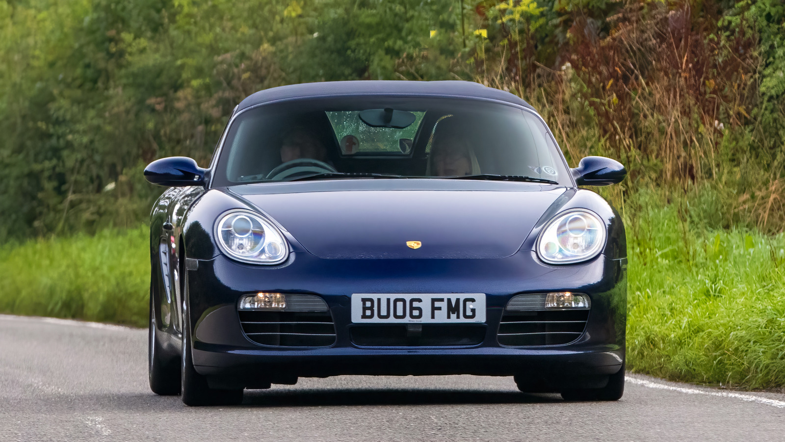 Voici pourquoi Porsche met fin à la production des Boxster et Cayman à moteur thermique : une décision audacieuse !