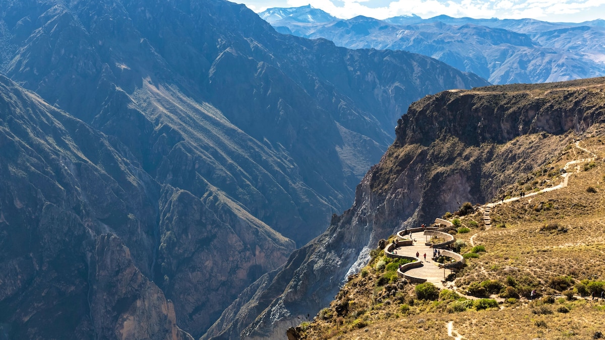 Camping à Puqio : Découvrez le premier campement sous tente du Pérou dans le spectaculaire Canyon de Colca !