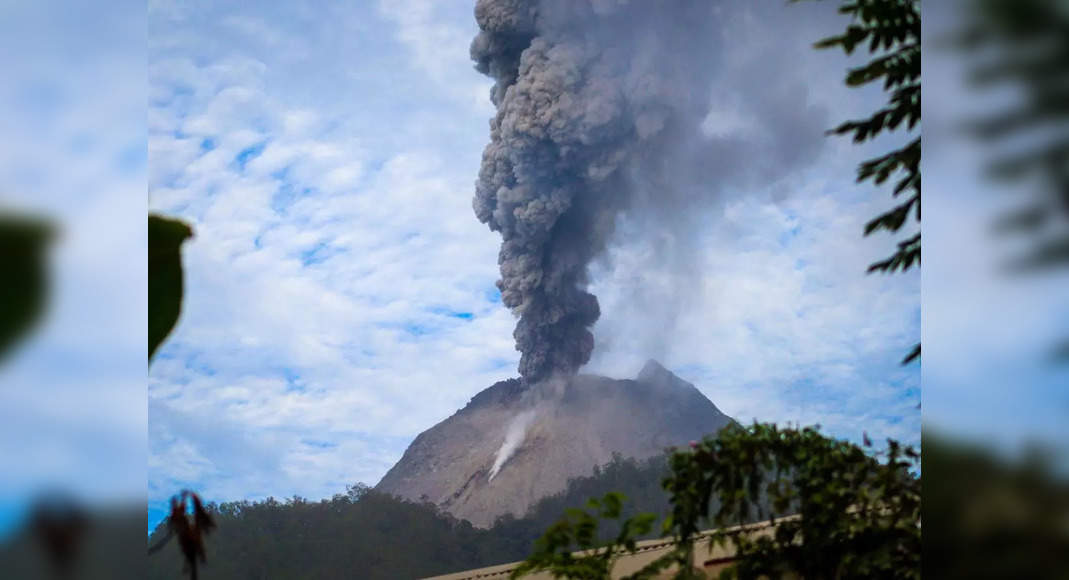 5 volcans en éruption depuis mai : découvrez ces forces de la nature en action !