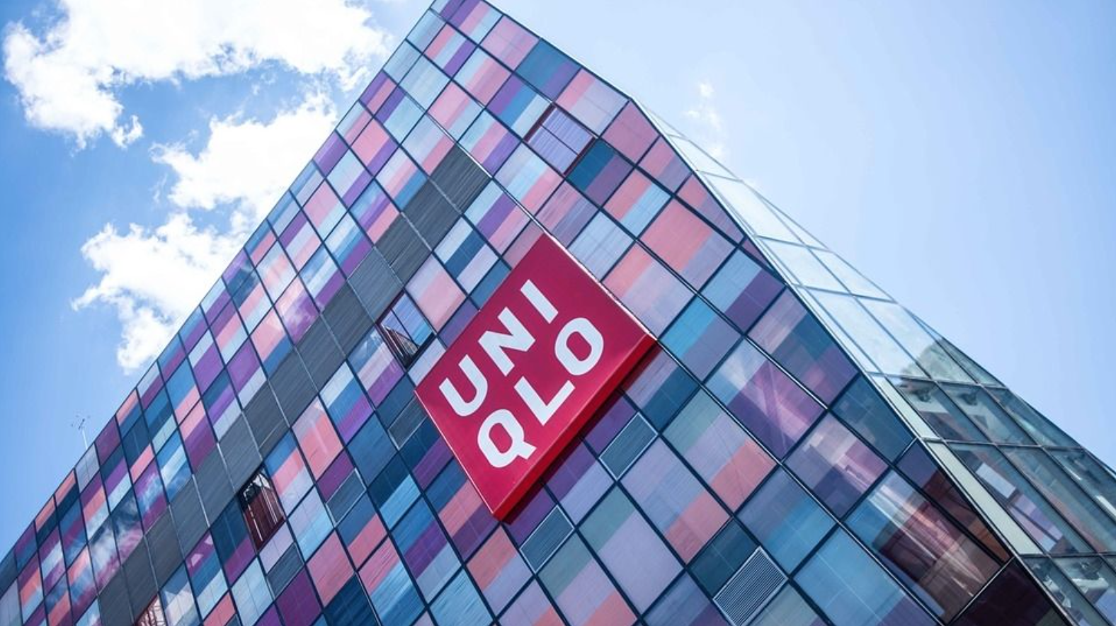 Uniqlo au Japon : Une Stratégie de Croissance en Chine Malgré une Baisse des Profits et des Revenus