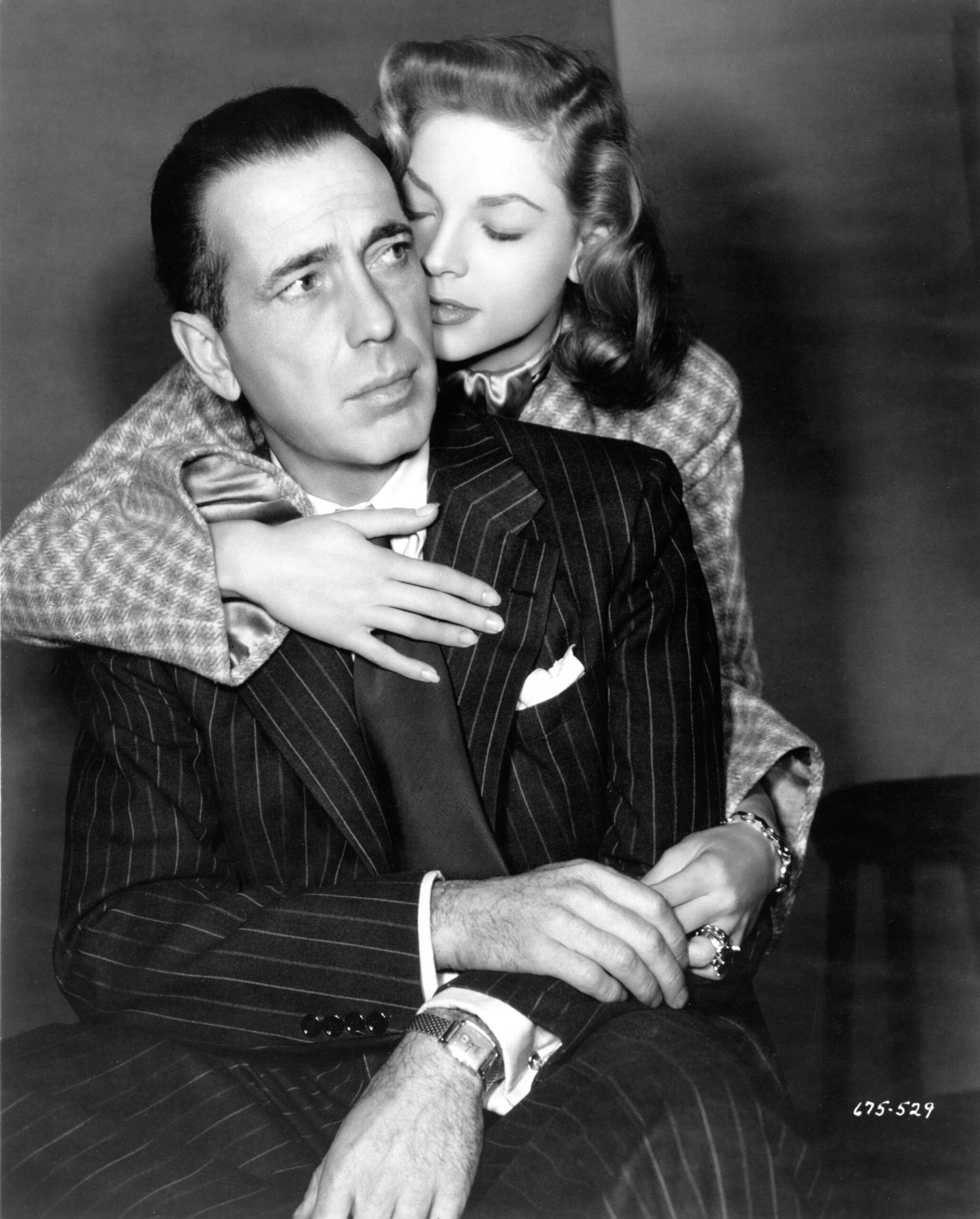 Redécouvrir Humphrey Bogart : Les Histoires Inédites de la Vie Privée Tumultueuse d’une Icône d’Hollywood