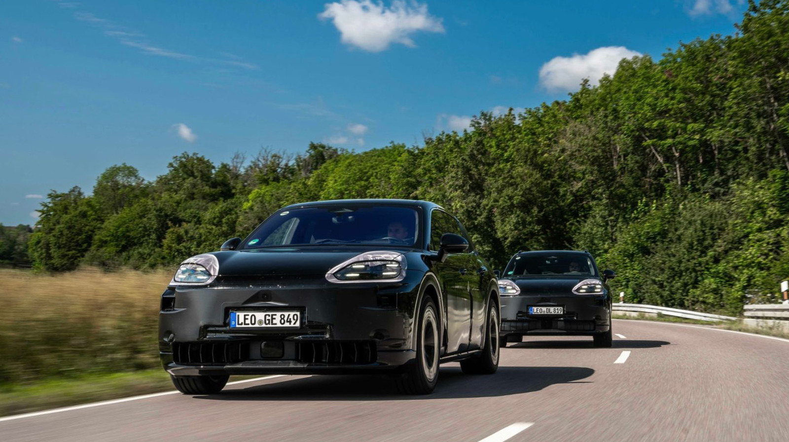 Porsche Dévoile la Stratégie à Trois Moteurs du Nouveau Cayenne : Les Skeptiques de l’Électrique Seront Soulagés !