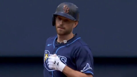 Lowe des Rays frappe un homer incroyable dans le balcon du Rogers Centre !