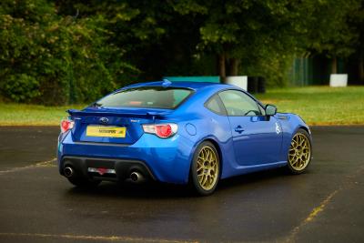 Subaru BRZ contrôlée par les mains de Mission Motorsport