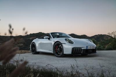 Le 911 a récemment reçu une motorisation hybride