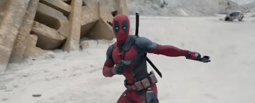 Deadpool devant le panneau 20th Century Fox