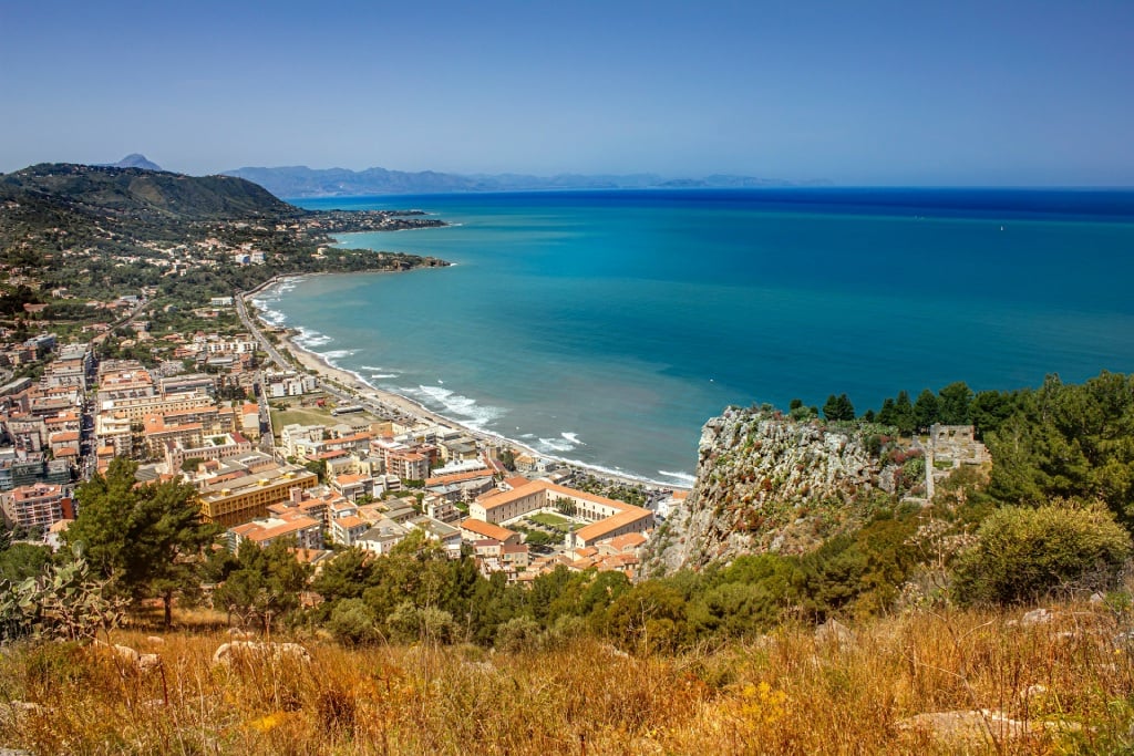 Vue d'une plage en Sicile