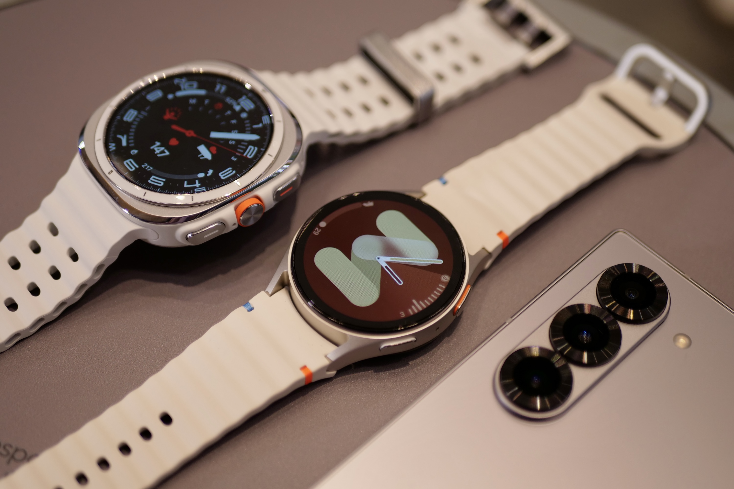 La Samsung Galaxy Watch Ultra et la Galaxy Watch 7.