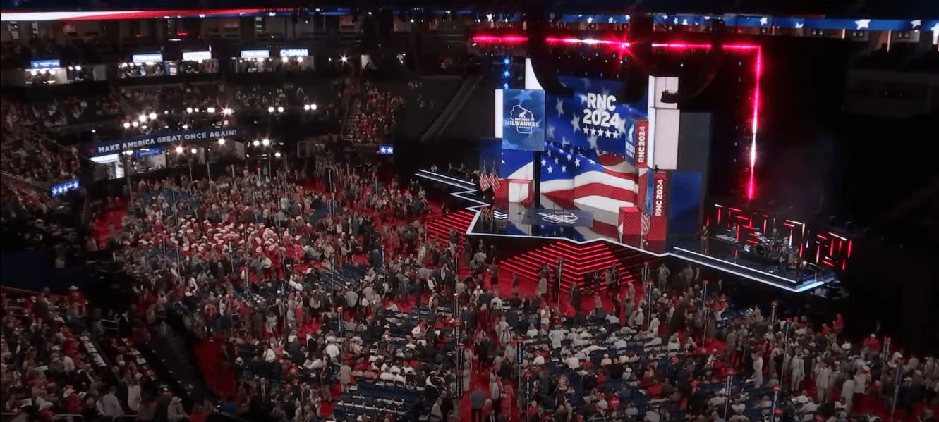 Quatre Leçons Clés pour l'Industrie de la Franchise Tirées de Mon Expérience au Congrès National Républicain La scène de la Convention nationale républicaine de 2024, tenue à <a href=