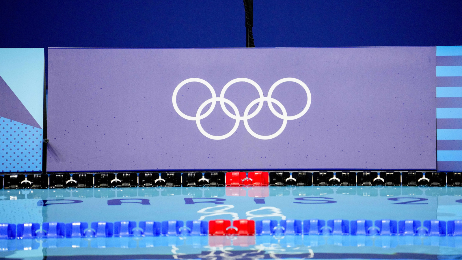 Regardez : Un faux départ au triathlon féminin, la course dans la Seine se poursuit !