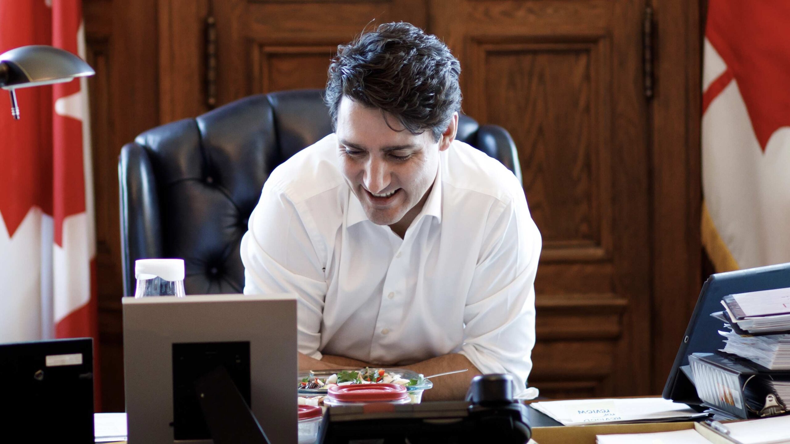 Trudeau invite Poilievre à se reconnecter avec la réalité sur les réseaux sociaux