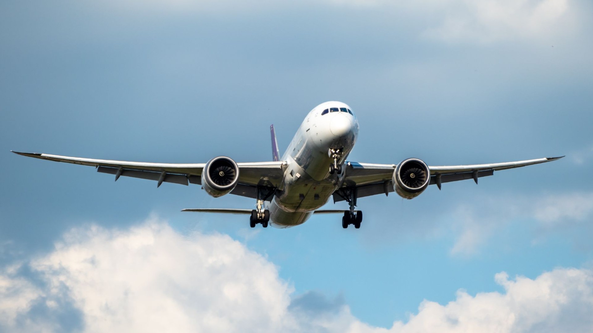 Une compagnie aérienne célèbre pour sa « meilleure nourriture d’avion au monde » supprime un en-cas gratuit prisé – par mesure de sécurité en cas de turbulence !