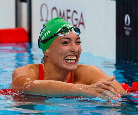 Tatjana Smith rayonne de bonheur après avoir décroché une médaille d’argent historique !