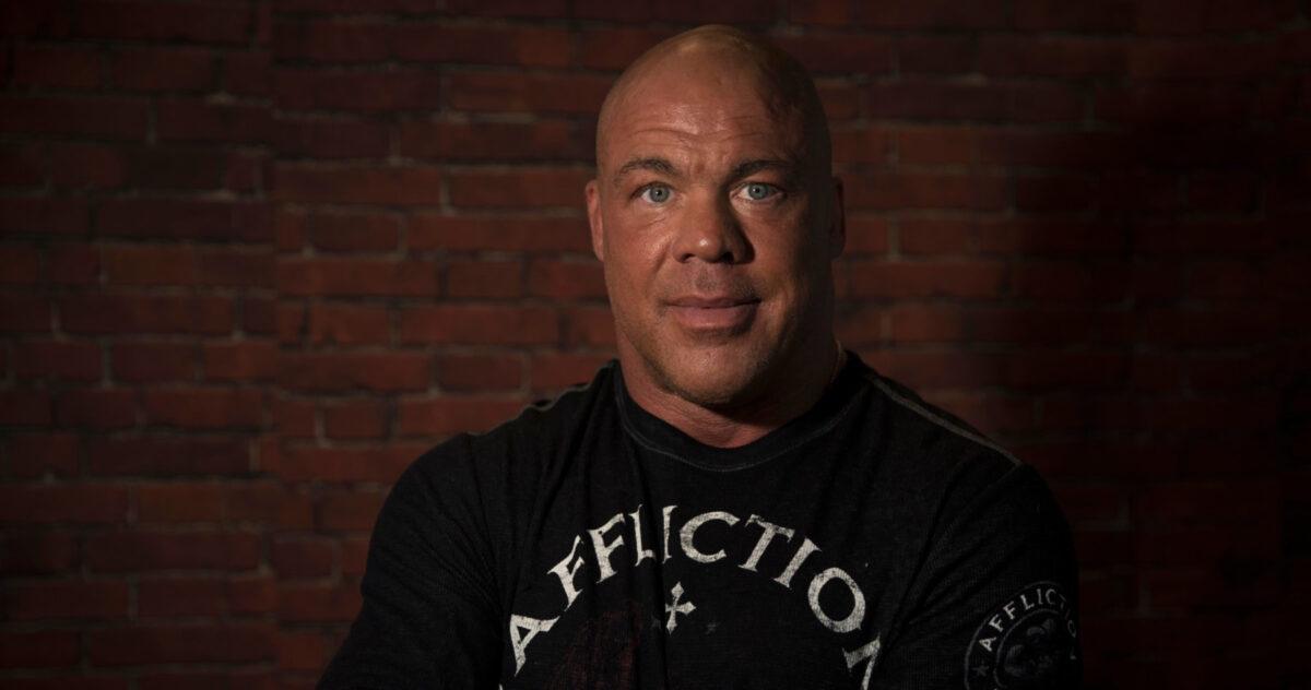 Kurt Angle, L’Icône de la WWE, Arbitre d’un Combat de Boxe Célébrités entre Joe Giudice et Antonio Sabato Jr. !