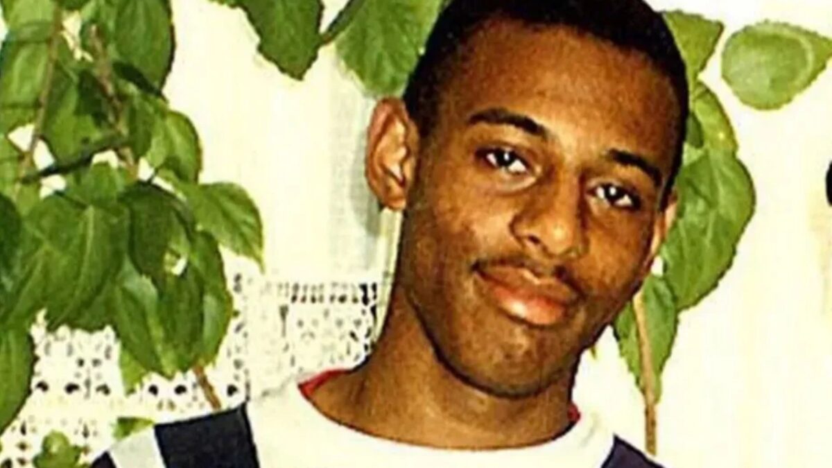 Le père de Stephen Lawrence dénonce la décision d’exhumer le corps de son fils pour le rapatrier au Royaume-Uni