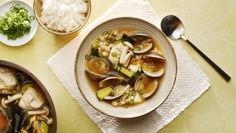 Ragoût de Tofu aux Palourdes : Une Explosion de Saveurs!