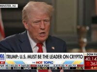 Trump propose la crypto-monnaie comme solution à la dette américaine, le camp Harris réagit !