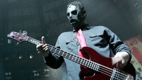 « « Je ne pourrais pas jouer les morceaux techniques avec ce masque. J’ai failli m’évanouir plusieurs fois » : Paul Gray, l’ancien bassiste de Slipknot, sur son rôle au sein du groupe de métal le plus extrême »