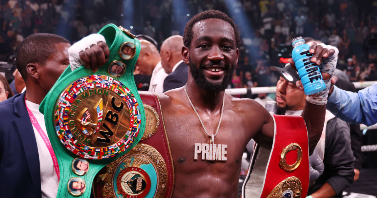 Terence Crawford triomphe face à Israil Madrimov et décroche le titre de champion dans quatre catégories !