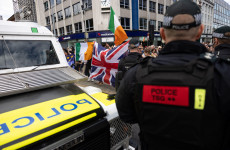 L’Assemblée de Stormont se réunit en urgence après les émeutes anti-immigrés à Belfast