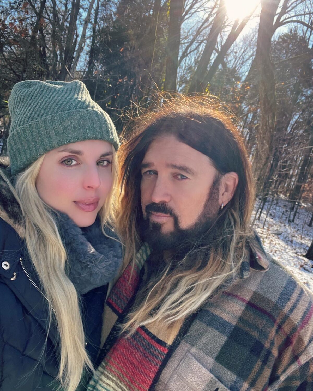 Billy Ray Cyrus met un terme à son divorce tumultueux avec Firerose : elle repart les mains vides !