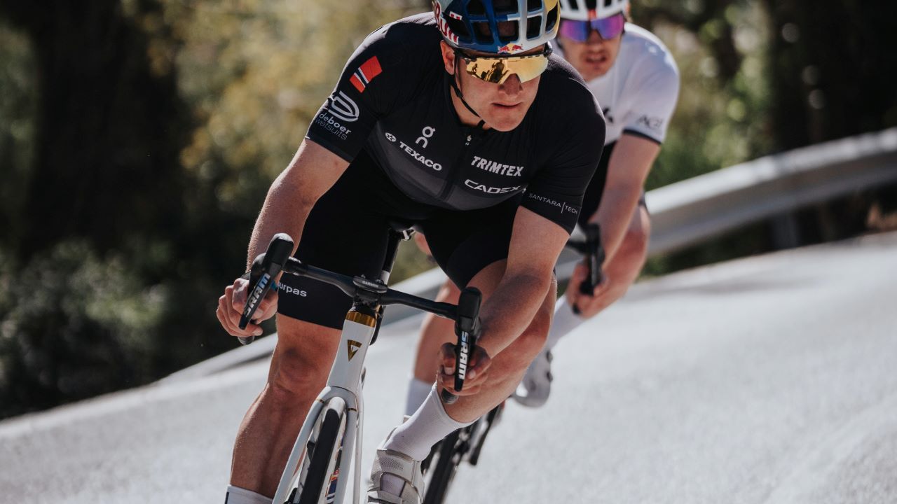 Votre entraînement vous expose-t-il à des dommages cutanés ? Découvrez comment éviter les coups de soleil pendant vos séances de triathlon !