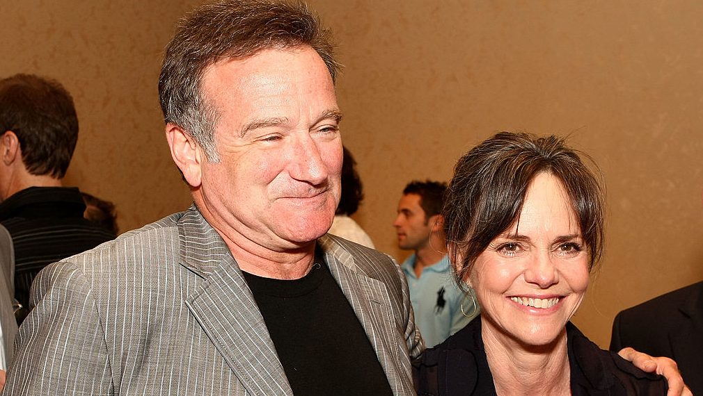 Sally Field évoque la bienveillance de Robin Williams après un drame familial