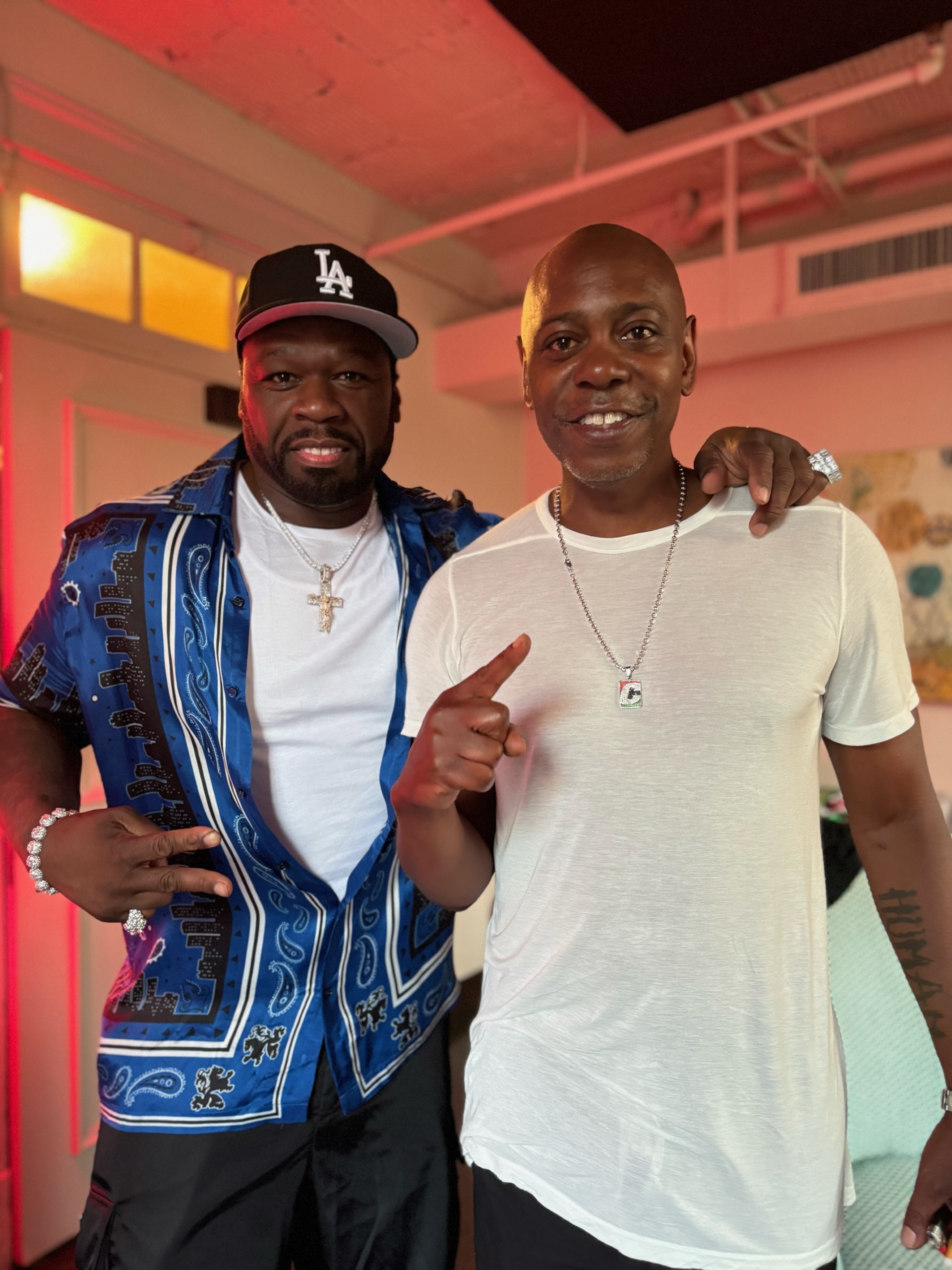 Dave Chappelle Éblouit le Public au Festival de Charité G-Unity de 50 Cent !