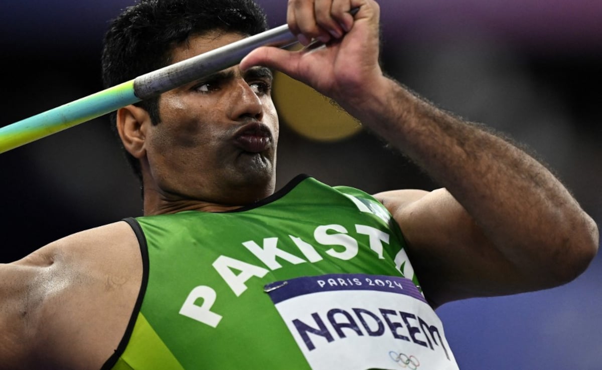 Un Cadeau Pour… : Le Message Inspirant d’Arshad Nadeem Après Son Record Olympique au Javelot Vers l’Or