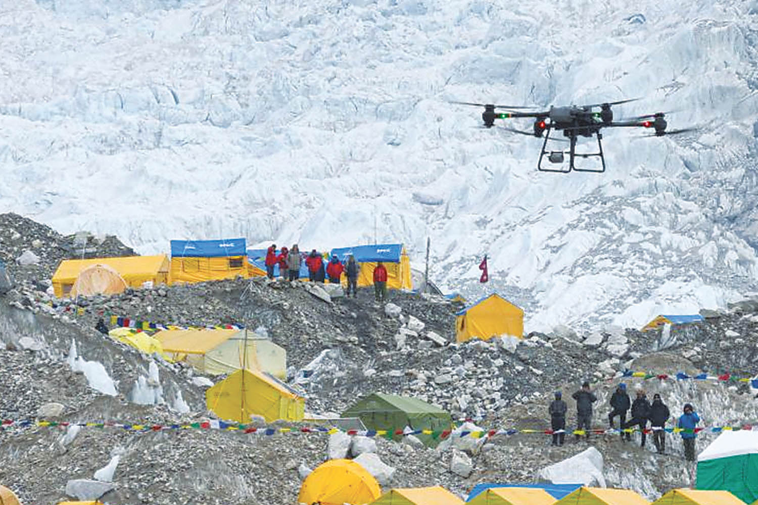 Des drones chinois pour nettoyer les pentes de l’Everest !