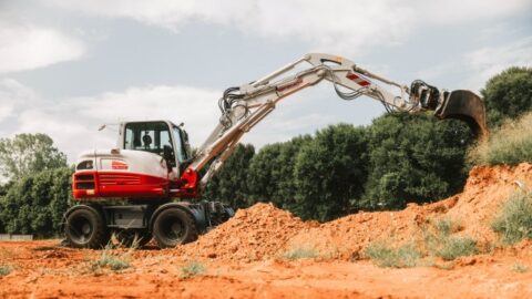 Le premier excavateur sur roues de Takeuchi pour l’Amérique du Nord : une révolution dans le secteur !