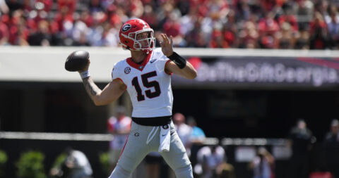 Un scout de la NFL compare Carson Beck de Georgia à Jared Goff à ses débuts à Cal !