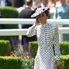 M&S réduit de 80 £ la robe midi à pois de Hobbs qui rappelle celle de Kate Middleton à Ascot !