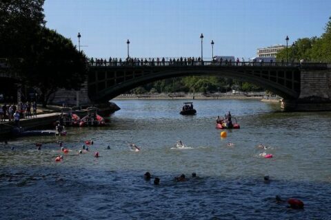 Trois nageurs allemands tombent malades après des courses dans la Seine !