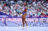 Russell des États-Unis décroche l’or au 100 mètres haies féminin !