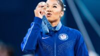 Jordan Chiles contrainte de rendre sa médaille de bronze : USA Gymnastics sous le choc d’une décision controversée !