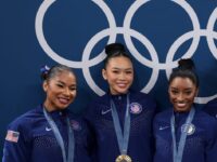 Simone Biles et Sunisa Lee réagissent à la controverse sur le score qui a valu à Jordan Chiles sa médaille de bronze olympique !