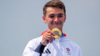 Alex Yee, champion de triathlon, portera le drapeau britannique lors de la cérémonie de clôture des Jeux Olympiques de Paris 2024 !