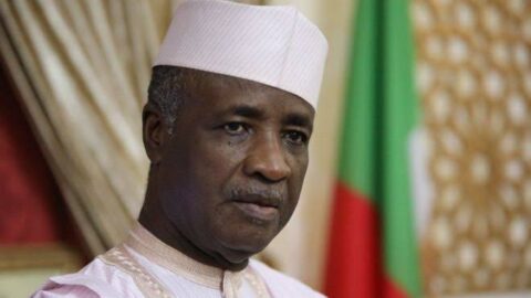 Le Sénateur Wamakko rend hommage aux victimes du tragique accident de bateau à Sokoto